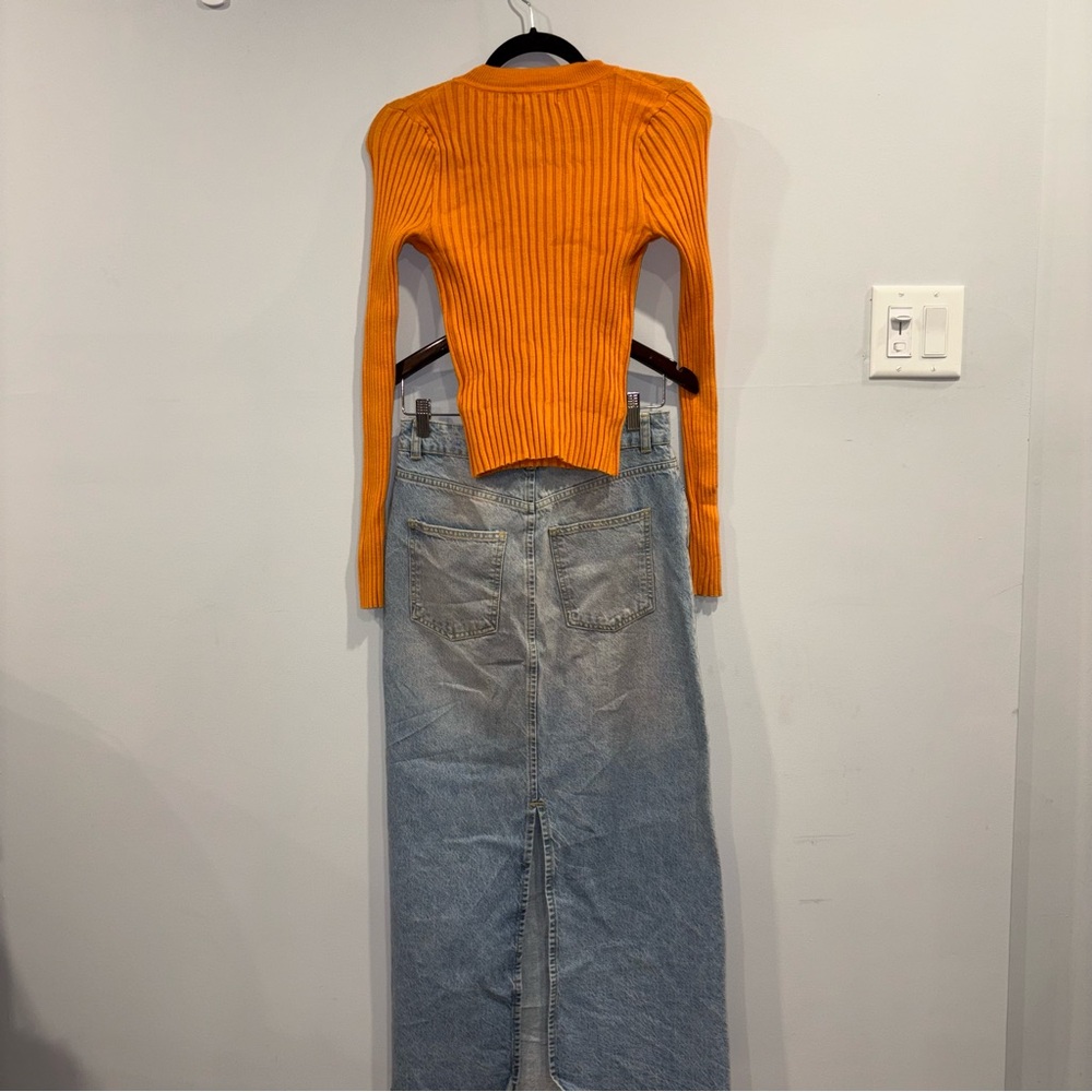 Vibrant Orange Ribbed Knit Top - Picture 4 of 6